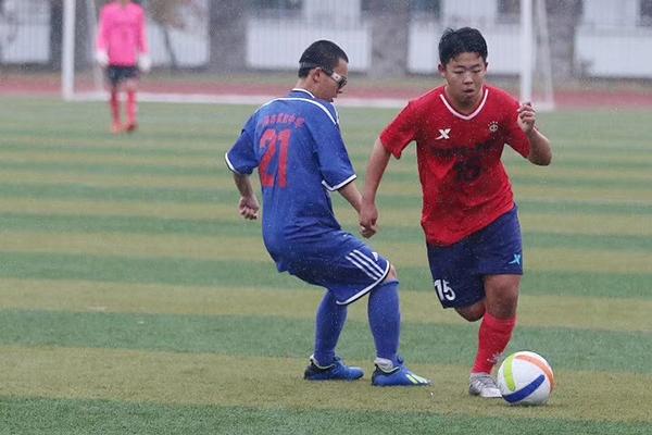 绿茵场上的上海足球小将：热血、拼搏和期望的未来(3)