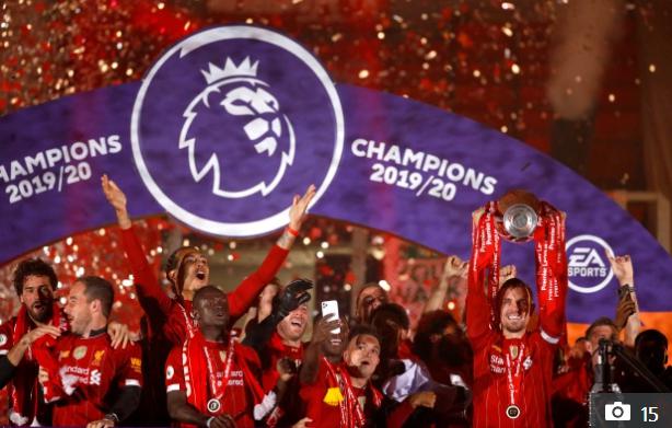 利物浦5切尔西3：红军在八球大战后加冕，达格利什向亨德森颁奖杯(4)