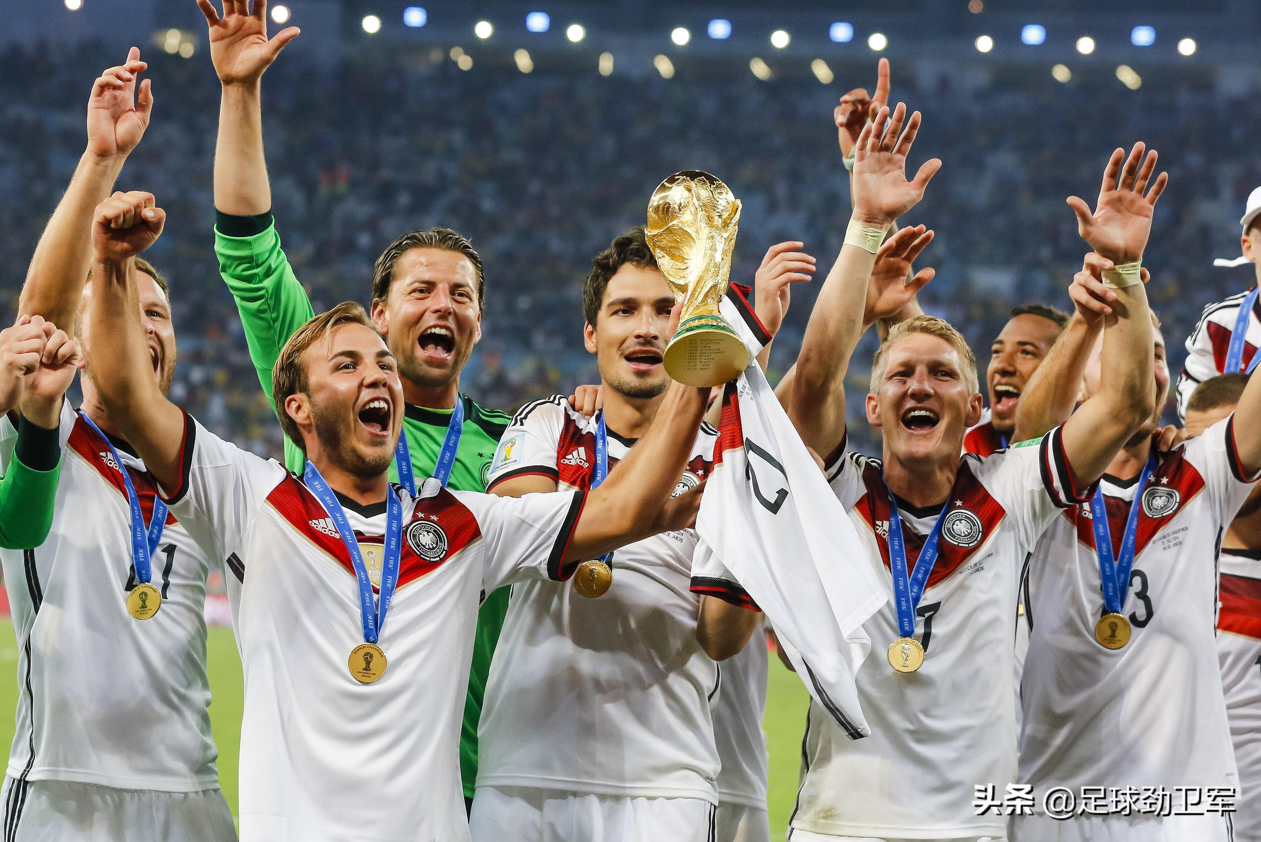 希特勒欧冠足球 夺过6次世界冠军的德国足球有不愿意示人的一面吗(1)