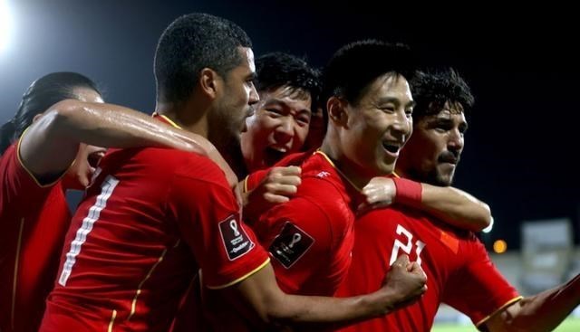 博主：陈戌源、李铁下课是假消息，他们将继续带领中国足球前进(2)