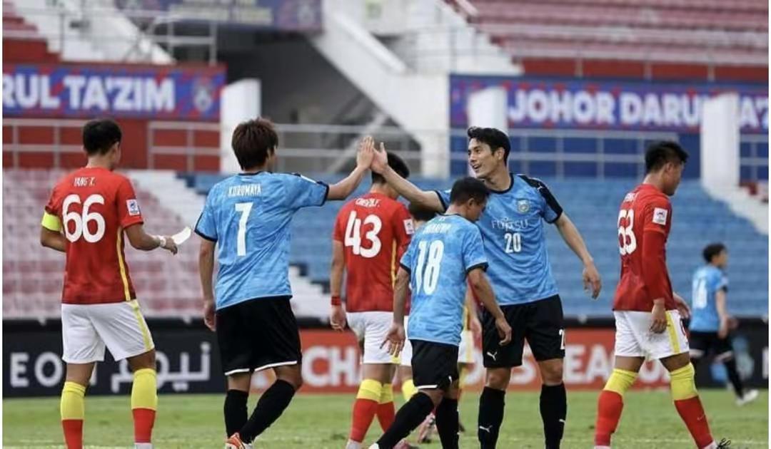 广州队与泰山队在亚冠第五轮均表现出色 我们年轻球员正在成长(4)