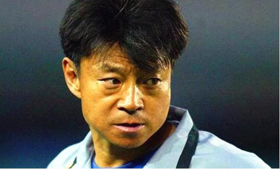 25岁就退役，曾差点加入拜仁，李华筠的职业生涯你了解吗？(6)
