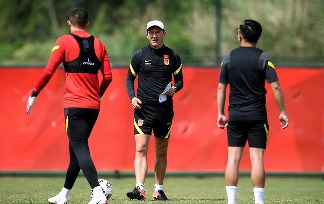 中国男足或选择新的主教练 推进阵容年轻化需要好的教练(6)