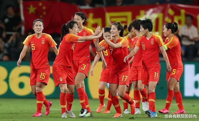 女足的最佳前锋，中国女足英超第一人，“北伦敦皇后”唐佳丽(2)