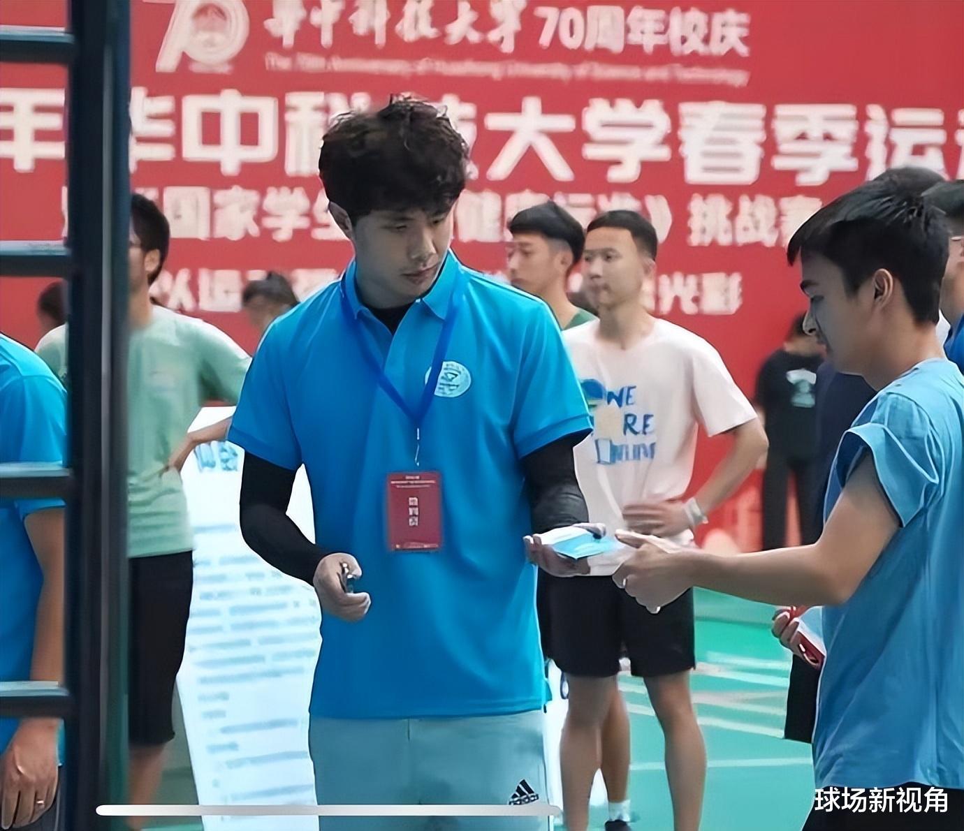 重磅：蒿俊闵现身校园赛场，韩乔生吐槽足协，申花迎来首场热身赛(1)