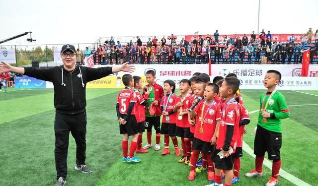 王大雷：越南足球现在差吗？中国足球注册人数没人家一个零头(8)