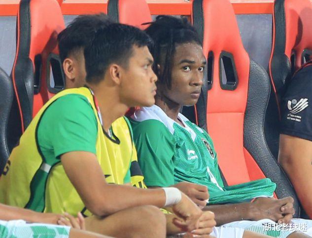 国足迎利好消息！印尼归化三名欧洲球员接近失败，包括前英超后卫(5)
