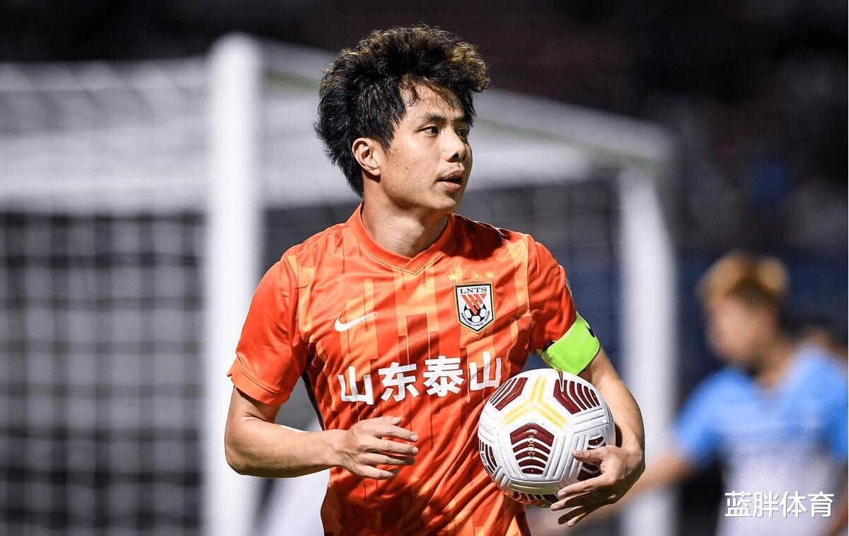 武汉队终于迎来新蒿俊闵，曾是国家队十号球员，表现可圈可点(2)