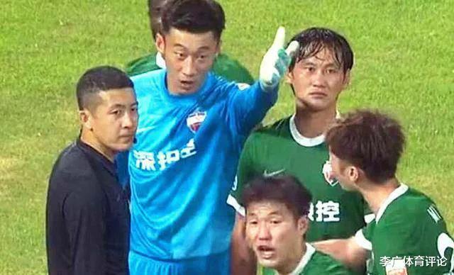 从中超裁判张雷莫须有的角球，说中国足球从球迷到规则的不成熟(1)