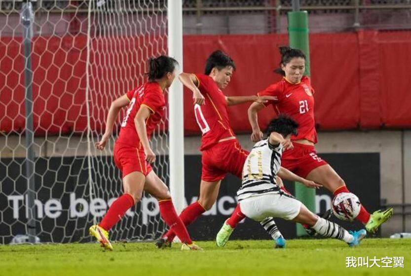 东亚杯中国女足战平韩国原因揭晓！球迷揭开内幕：对手早就看穿(4)