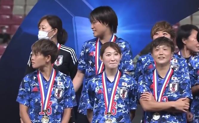 日本队0-0夺冠，颁奖礼终于放开心情，主帅点评略淡定，附积分榜(2)