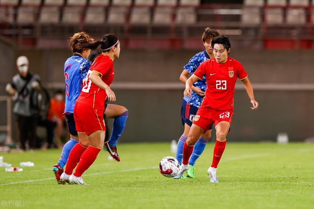 东亚杯-中国女足0-0日本获亚军 王珊珊失良机 高晨门线前关键解围(2)