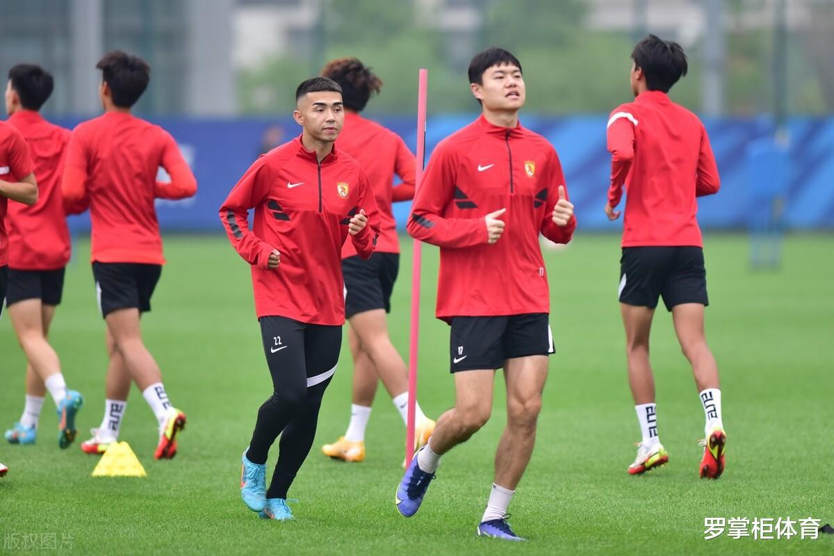 中国男足2-0欧洲劲旅，广州队小将梅开二度，已成国青队绝对核心(4)