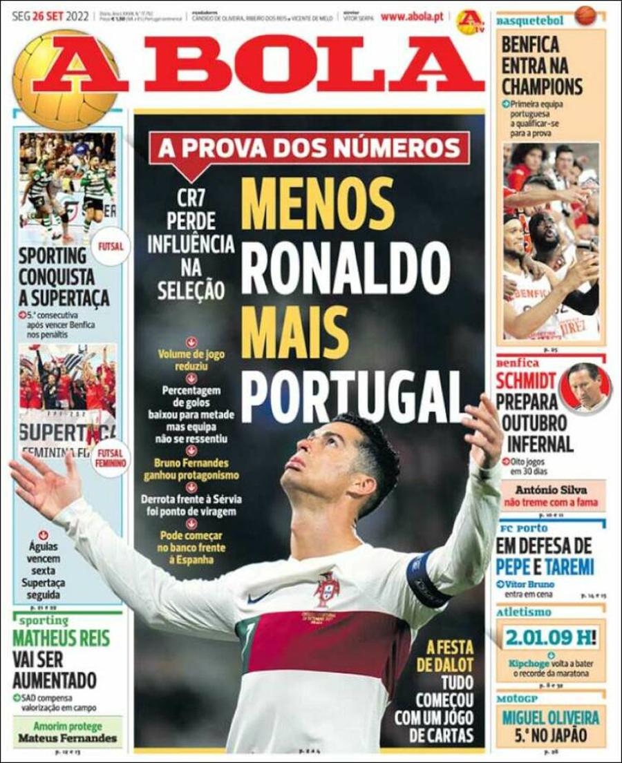 曼联两巨星齐遇危机！球迷呼吁葡萄牙弃用C罗，马奎尔送点被狂嘘(2)