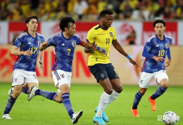 0-0！亚洲第二爆冷，被FIFA第44零封，门将扑出点球，韩国1-0+越南3-0(2)