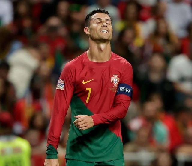 C罗再引争议，曼联巨星引爆内讧，葡萄牙主帅遇麻烦，世界杯悬了！(5)