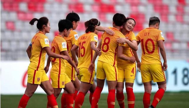 中国男足被抛弃了吗？国家重视中国女足发展是好事情吗？(1)
