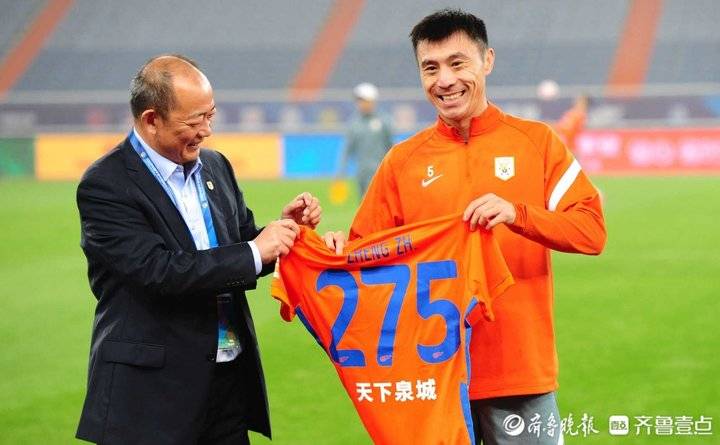 275场！队长郑铮打破泰山队中超联赛个人出场次数纪录(3)
