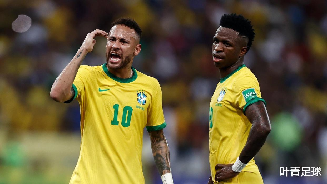 圆梦世界杯！巴西公布名单瞬间：家庭狂欢，球员泣不成声(2)