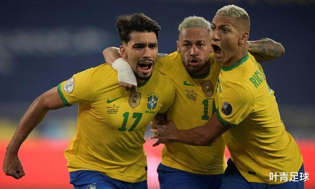 圆梦世界杯！巴西公布名单瞬间：家庭狂欢，球员泣不成声(3)