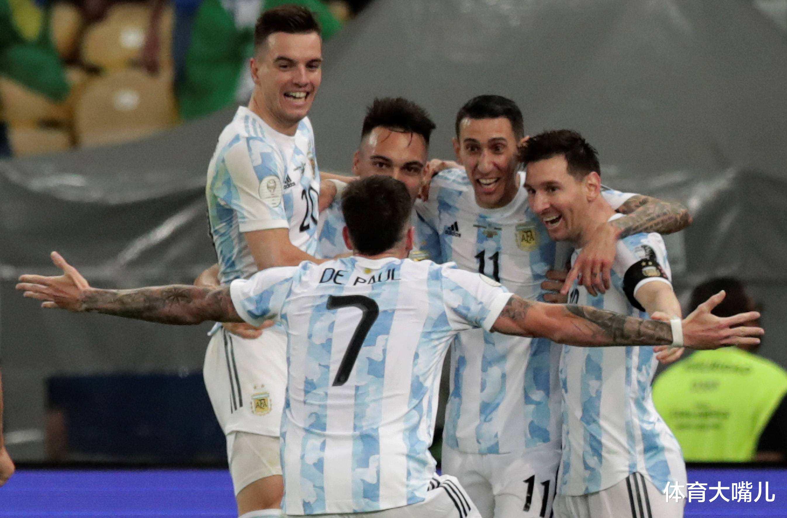 阿根廷横扫阿联酋，梅西专心“喂饼”，无锋阵初露锋芒(1)