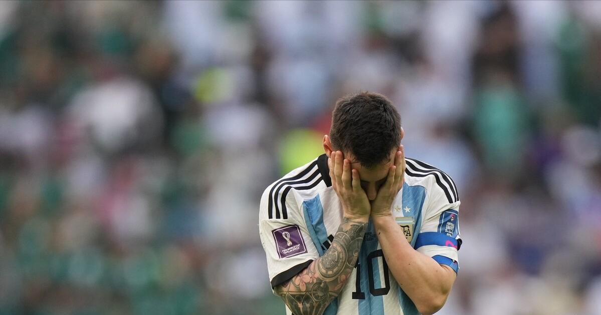等量替换！国足也能2-1阿根廷，球迷排队道歉，足球小将神预言(4)