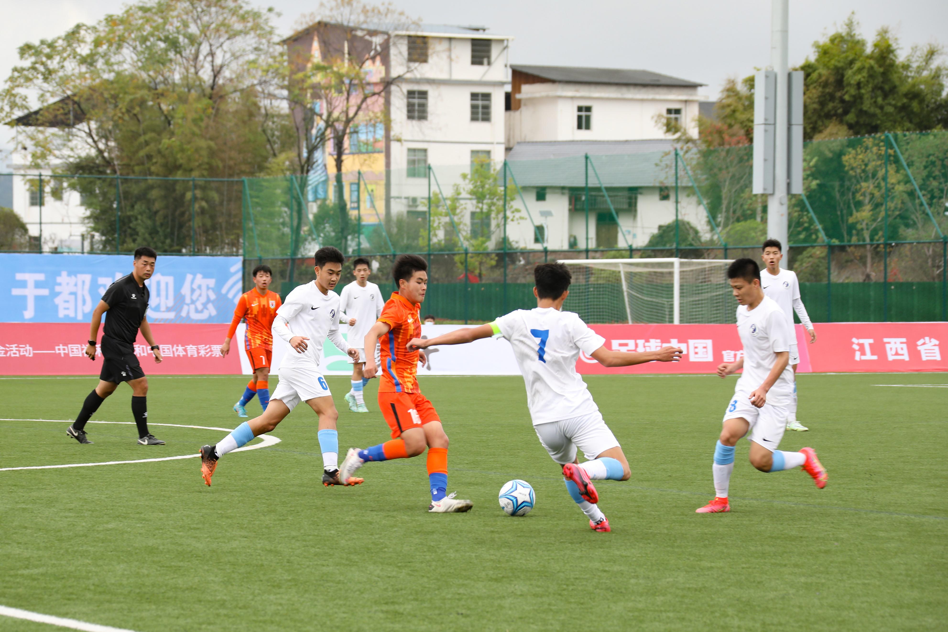 第一届中国青少年足球联赛总决赛在江西于都开赛(2)