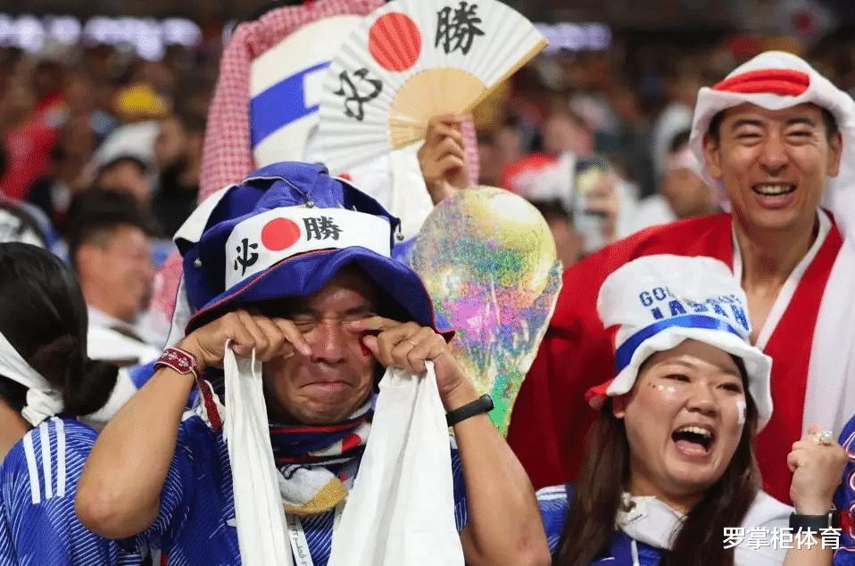 中国球迷羡慕日本队！国足何时能击败德国西班牙？网友评论笑翻！(2)