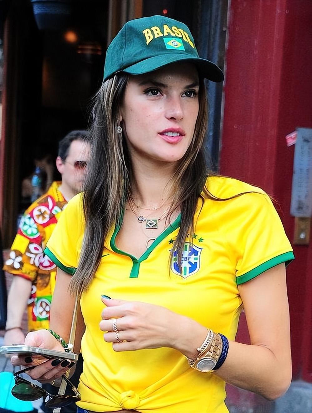 41岁巴西超模AA，亮相世界杯！她是维密头牌，拥有天使面孔和身材(6)