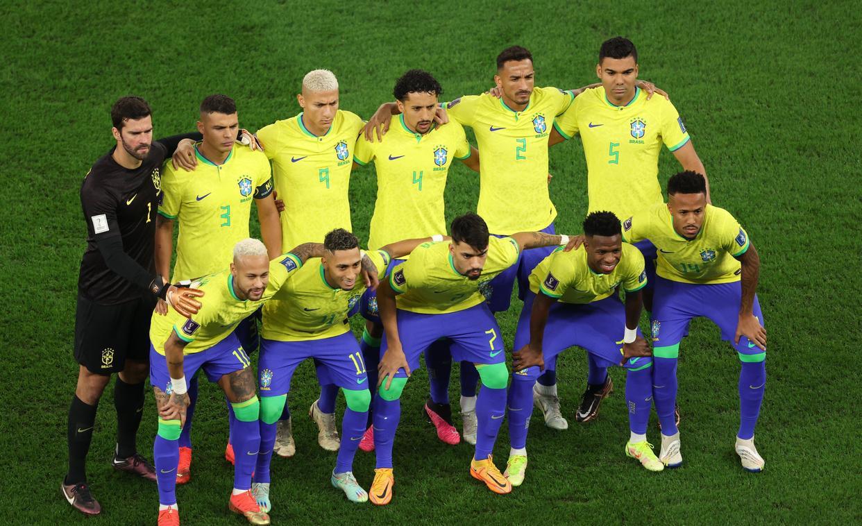 半场战报：巴西0-0暂平克罗地亚，维尼修斯造险，达尼洛染黄(2)