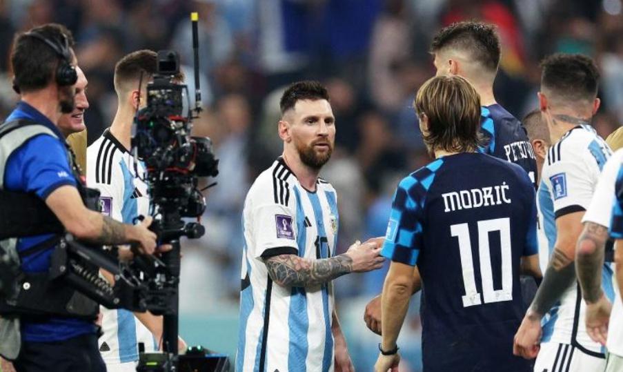 阿根廷3-0进决赛！克罗地亚核心炮轰裁判两处严重错判，主帅：已经很公正(2)