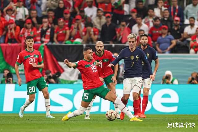 世界杯2-0！姆巴佩媲美梅西！总统笑着拍手，摩洛哥美女潸然泪下(1)