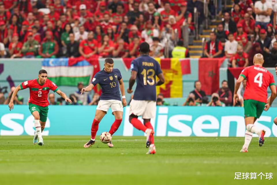 世界杯2-0！姆巴佩媲美梅西！总统笑着拍手，摩洛哥美女潸然泪下(7)