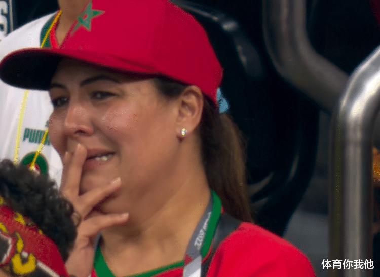 0-2后！世界第22女球迷落泪，冠军呼之欲出，一定律或助梅西爆冷(3)