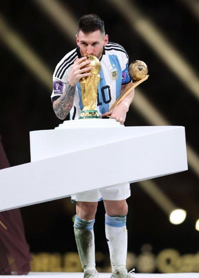 盖棺定论！FIFA官推：阿根廷第3次夺冠这一天，GOAT之争结束了(1)