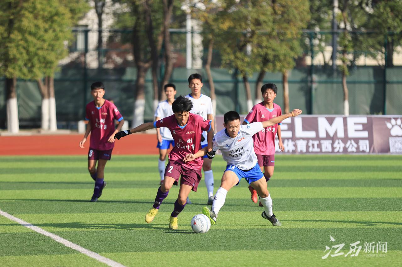 并轨全国赛事 江西省足球联赛在南昌开幕(2)