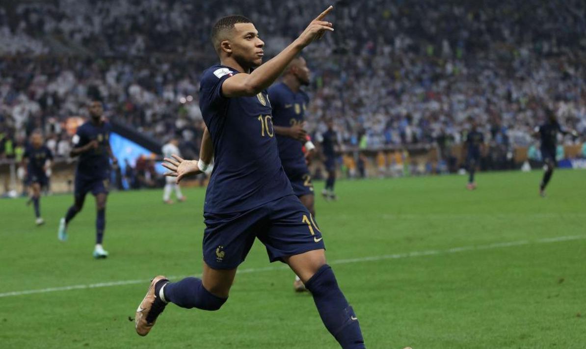 法国踢到了铁板，苦痛只能默默忍受，世界杯争议早已脱离FIFA掌控(1)