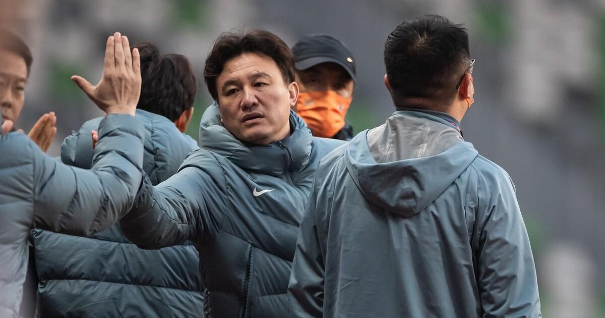晋级4强，郝伟仍不满球员浪费机会：对阵申花将是巨大挑战。(3)