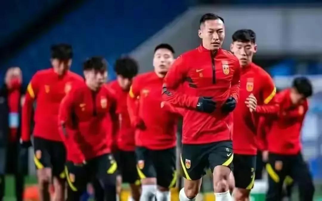 定了！中国足球要在2035年前打个翻身仗！国足将去海外拉练热身…(7)