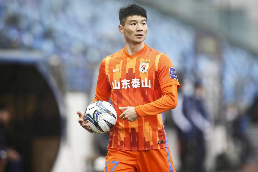 过去的中国足球2022赛季，江苏球迷深爱的他们依然“满天星光”(1)