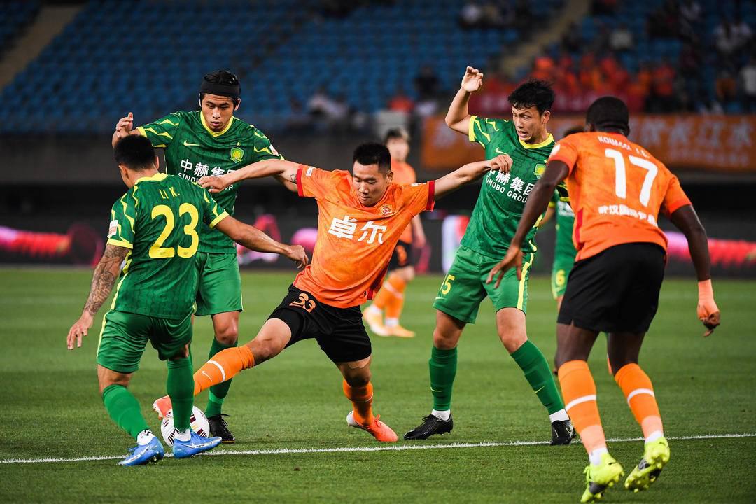 过去的中国足球2022赛季，江苏球迷深爱的他们依然“满天星光”(17)