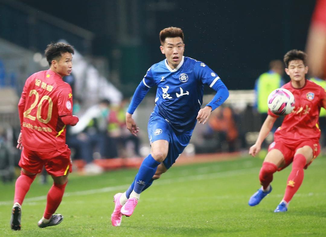 过去的中国足球2022赛季，江苏球迷深爱的他们依然“满天星光”(18)