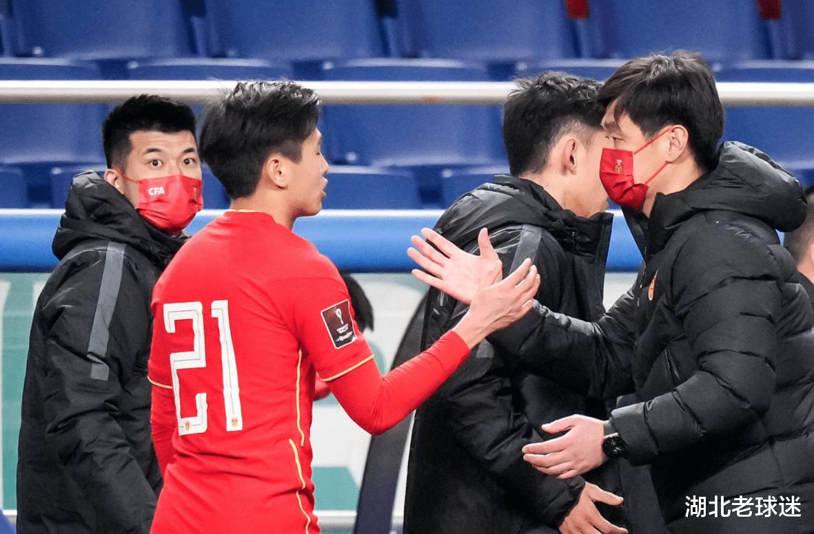 韩媒嘲讽国足：找不到11个踢球的，世界杯8.5个名额也难晋级(2)