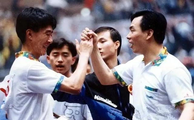 27年后再看天津世乒赛：蔡振华和中国男乒，真是太不容易了(18)