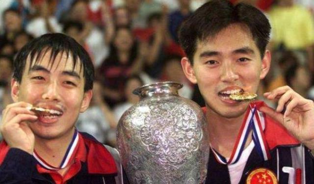 27年后再看天津世乒赛：蔡振华和中国男乒，真是太不容易了(22)