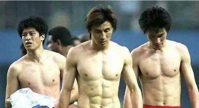 看到李铁从英雄变罪人，终于明白中国男足为什么踢不进世界杯了(3)