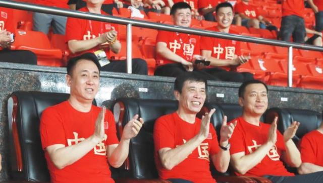 球迷呼吁许家印放弃欠款，主动退出广州队，为广东足球保留希望(3)