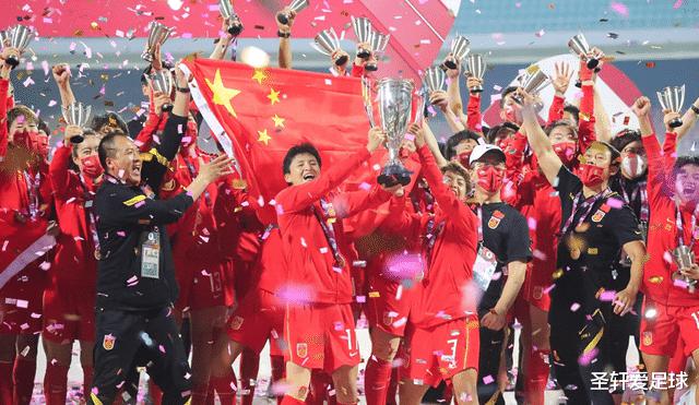 2-1！中国女足双子星创历史，同台4连发+闪耀欧洲，世界杯有戏？(11)