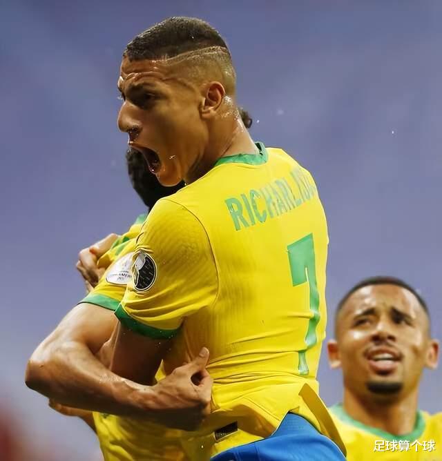 世界杯巴西前锋遇最强对手！一条腿球员倒钩破门，球迷：比国足牛(3)