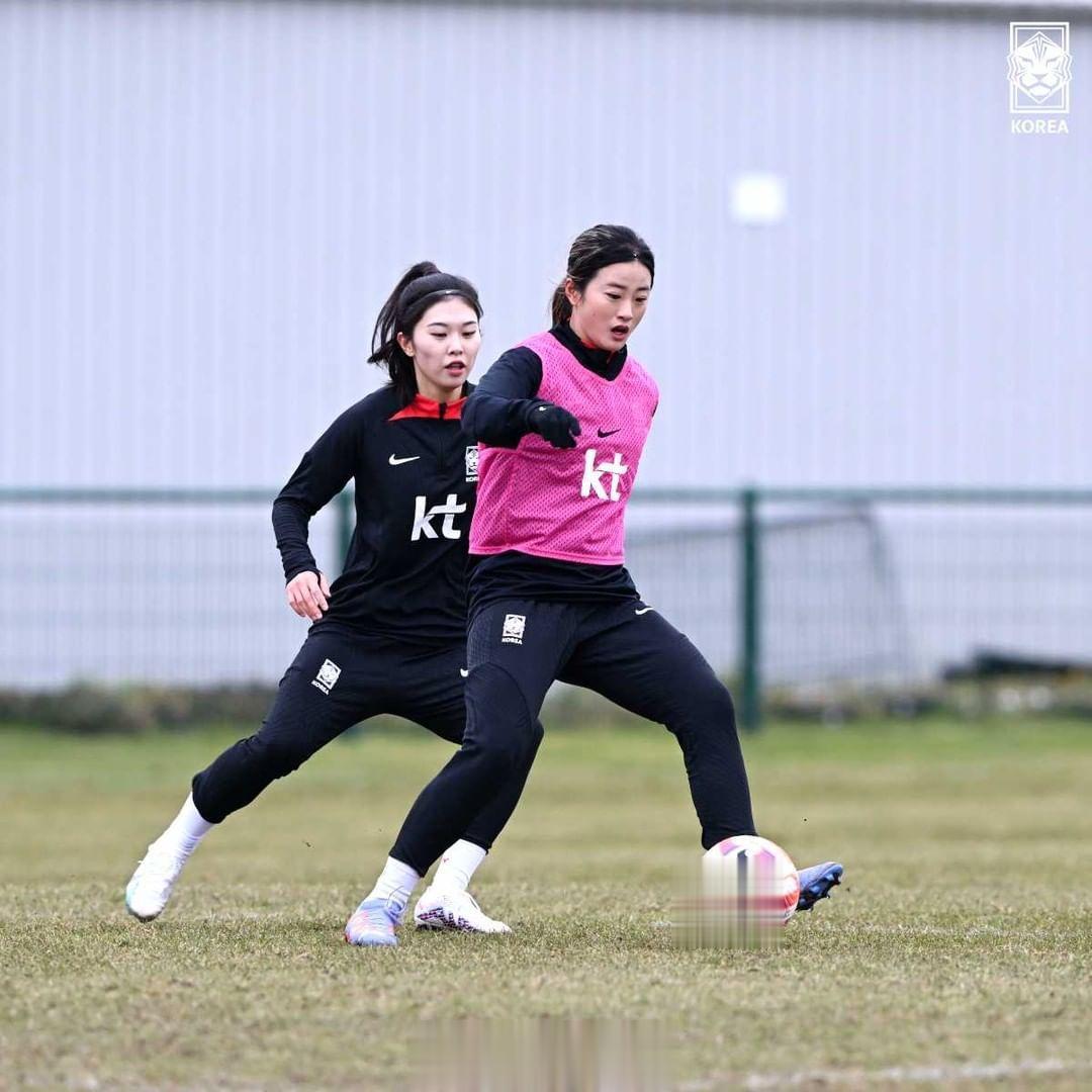 【韩国女足备战阿诺德·克拉克杯（英格兰女足四国邀请赛）】韩国女足正在备战阿诺德·(2)